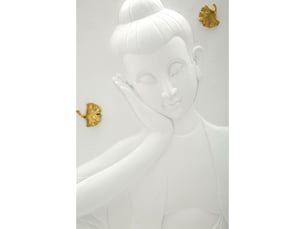 Panneau mural bouddha en résine blanche avec feuilles de ginkgo dorées