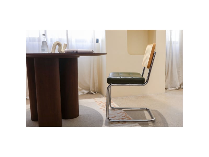 Ensemble de 2 chaises de salle à manger en simili cuir, pieds chromés – style mid-century breuer, capitonnées  - Conforama B