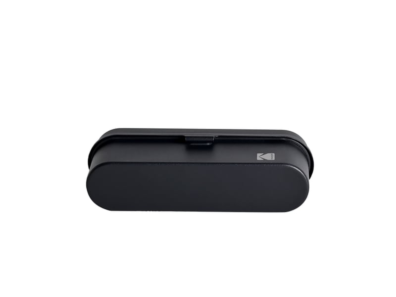 Kodak film case (135) - boîtier compact en acier pour 5 rouleaux de film 135 mm, capot amovible, design années 70, protection poussière et humidité - noir - Conforama D