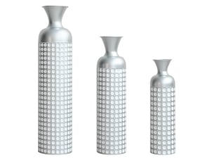 Lot de 3 vases de sol en métal argenté à motif points, hauteurs 49,5 à 84 cm