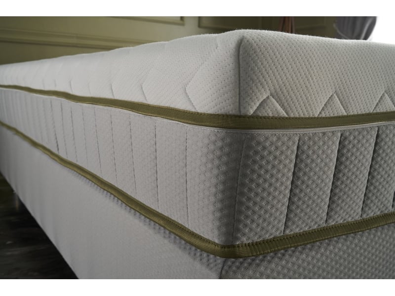Natavega ; matelas 160x200 surmatelas intégré ; mousse hr40kg extraits de soja 069061200100 - Conforama D
