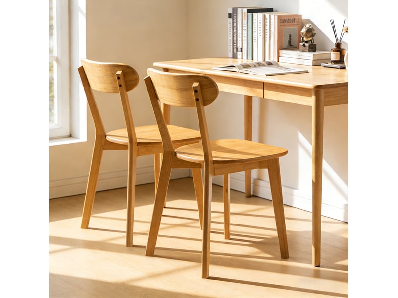 Chaise de salle à manger en bois massif avec dossier incurvé ergonomique et patins réglables, couleur bois - Conforama C