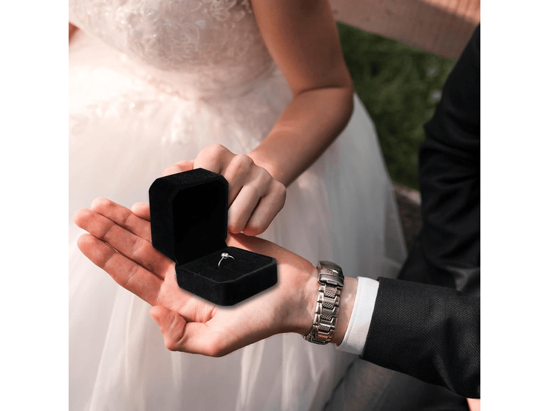  Deux boîtes à bijoux, emballages pour bijoux, idéales pour les fiançailles, les demandes en mariage (5 x 6 x 5 cm, noires)  - Conforama C