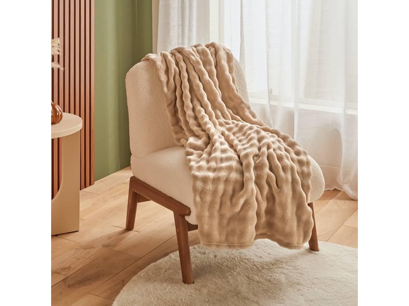  Plaid zephy 180x230cm effet fausse fourrure beige ZEPHY - Conforama D