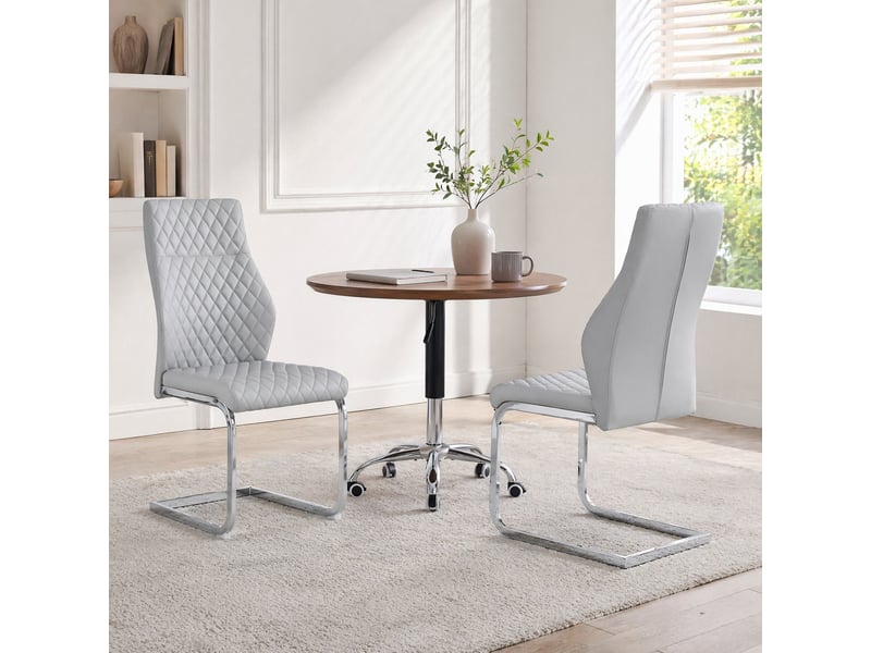  Lot de 2 chaises de salle à manger gris clair à motif losangé, structure métal argenté  - Conforama D