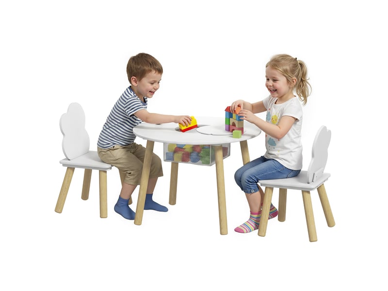 Table enfant + 2 chaises, sac filet, motif nuage. 3-6 ans, crèchesalle de classe, blanche. - Conforama A