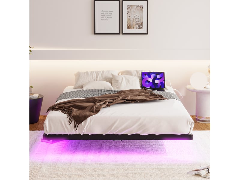  Elvmi lit 120x200 cm effet flottant avec éclairage led multicolore, station de charge 2 prises + 2 usb, structure en métal noir avec sommier à lattes, contrôle par télécommande ou application, silencieux et stable  - Conforama E