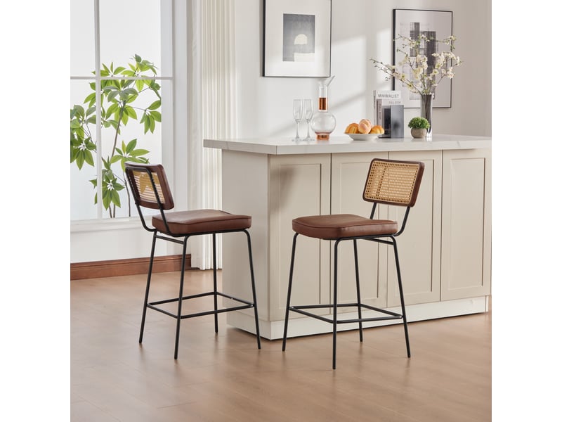  Lot de 2 tabourets de bar vintage marron en similicuir, dossier effet rotin, pieds métal  - Conforama E