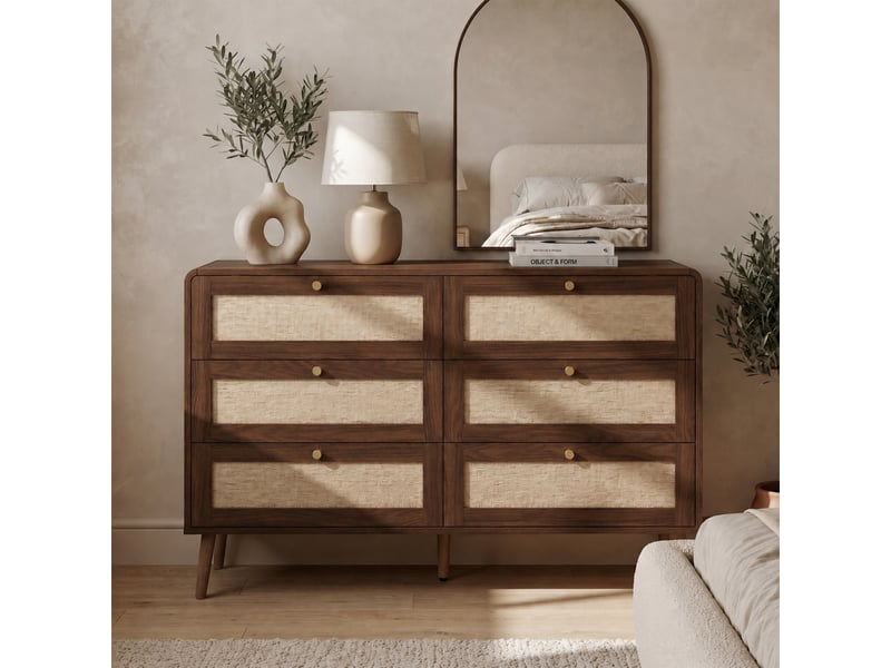 Commode 6 tiroirs de 120 cm de large, meuble d'appoint aux veinures alternées en rotin et noyer, coins arrondis et pieds surélevés, coloris noyer - Conforama D