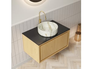 Meuble sous vasque suspendu avec grand tiroir amorti, plan en pierre frittée et vasque en céramique, salle de bain