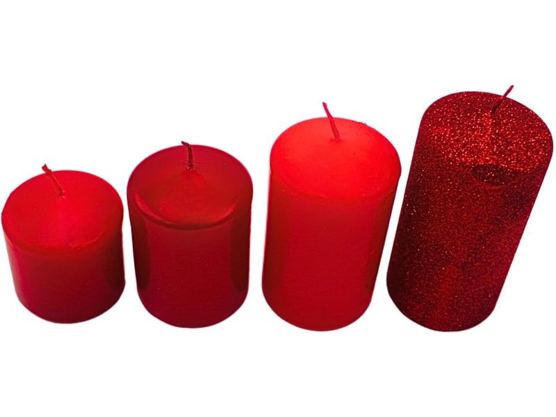  Lot de 4 bougies piliers, pour couronne de l'avent, bougies de table, rouge avent et paillettes rouges, graduées de 5 x 5 x 5 cm à 5 x 9 cm (l x l x h)  - Conforama D