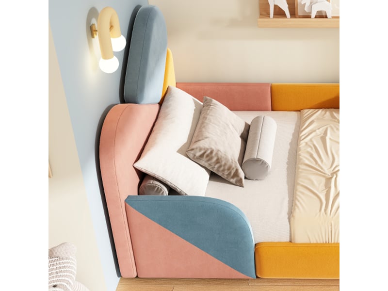  Lit enfant 90x200 cm rembourré multicolore avec barrière latérale élevée et tête de lit rembourrée, protection anti-chute  - Conforama E