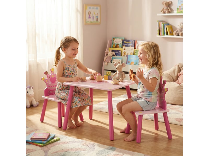  Ensemble table et 2 chaises sur le thème des princesses pour chambres d'enfants, en bois rose avec dossier en forme de couronne  - Conforama C