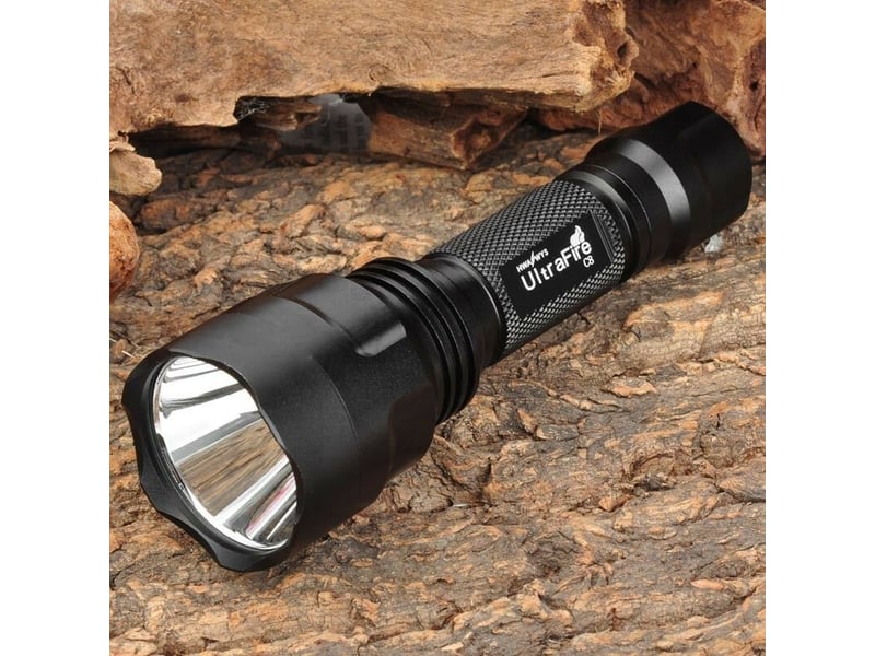 C8 t6 usb chargeant la lampe de poche à lumière forte longue portée pour le camping en plein air, 1pc - Conforama C