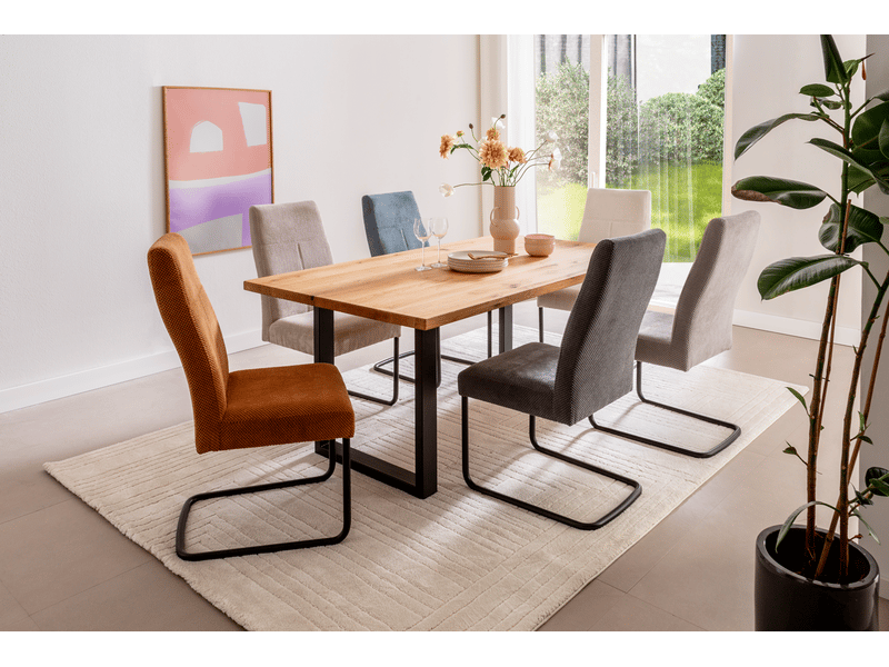  Table à manger avec bord droit coloris chêne massif naturel et pieds en métal noir - longueur 220 x profondeur 100 x hauteur 76 cm  - Conforama C